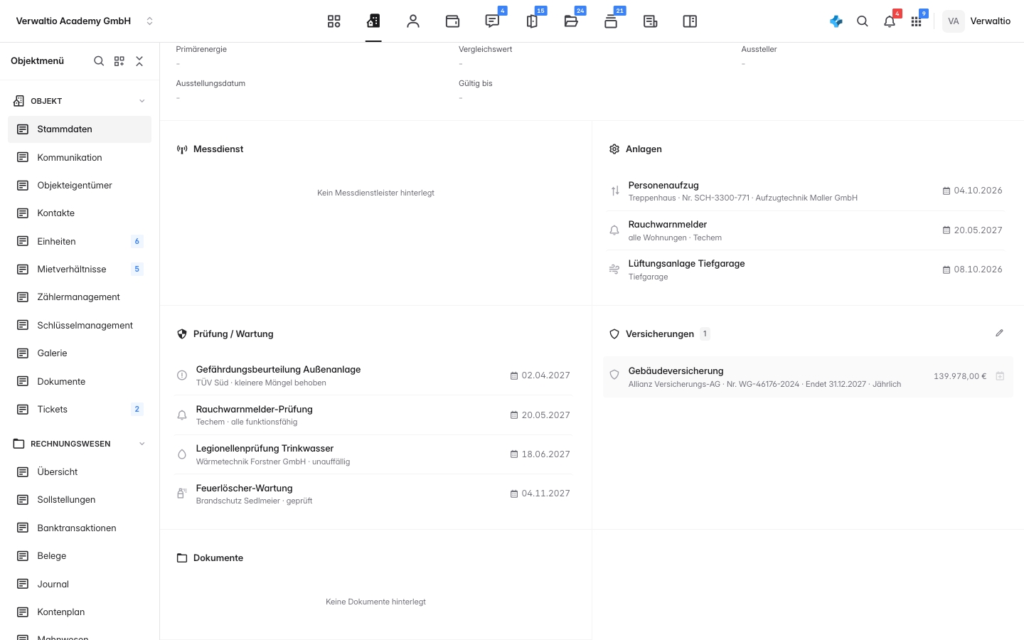 Die Objekt-Stammdaten mit Anlagen, Prüfungen und Versicherungen nebeneinander