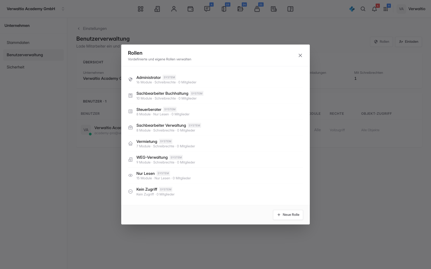 Die Rollen-Verwaltung mit den vordefinierten System-Rollen und der Schaltfläche Neue Rolle